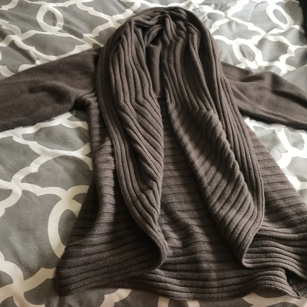 Grey cardigan